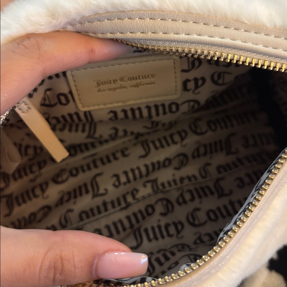 Juicy couture white fur barrel bag - Picture 5 of 5
